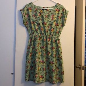 Women’s floral mid dress